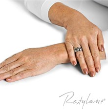 Hands after Skinboostine
